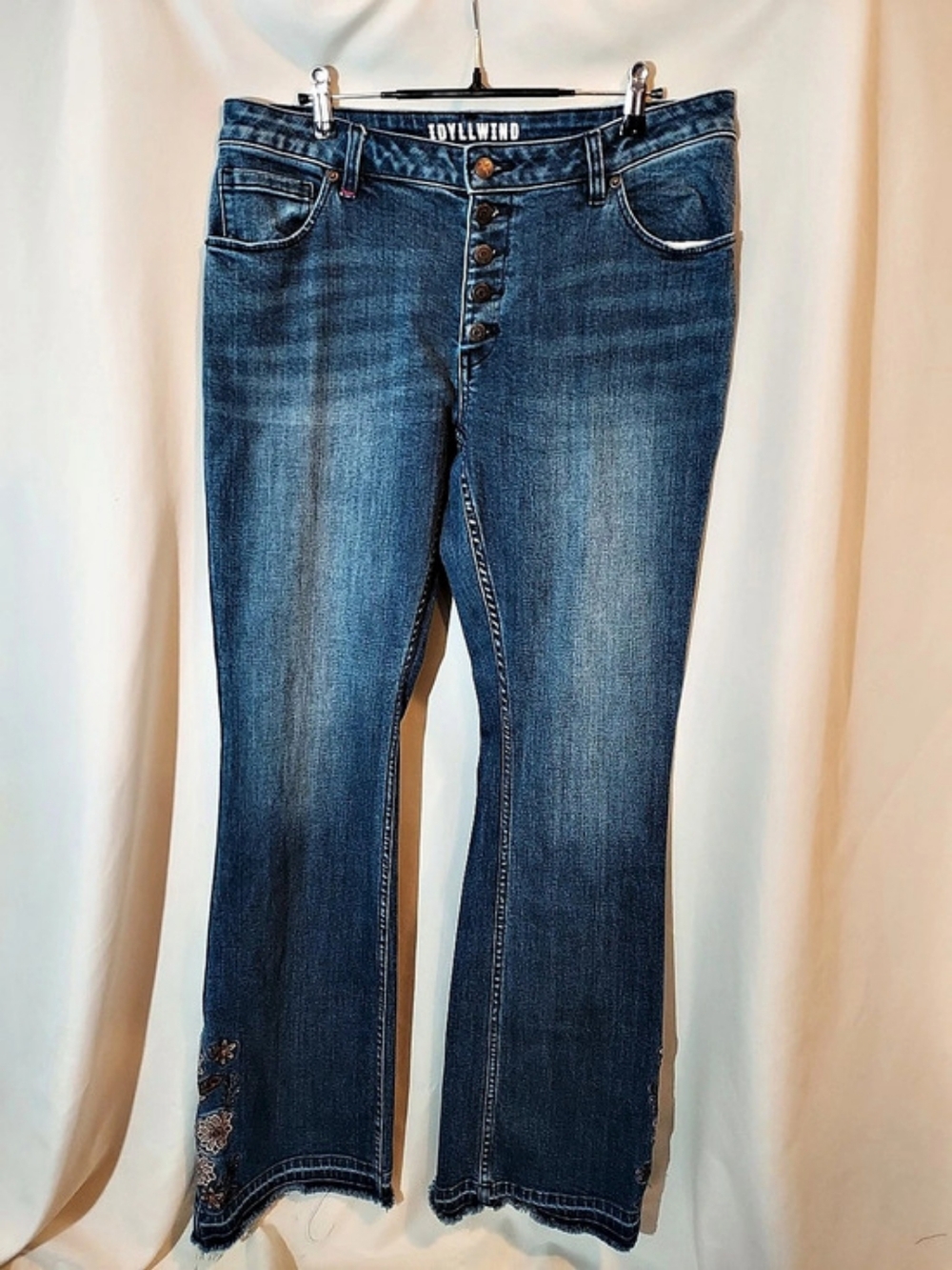 Idyllwind Fueled by Miranda Lambert Embroidered Button-Fly Jeans – Size 14